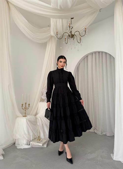 Verno Dress with Belt Detail