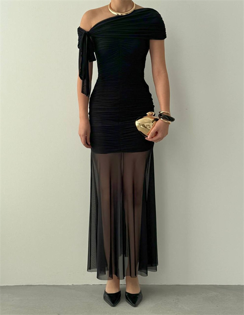 Yenel Shoulder Tie Detail Dress