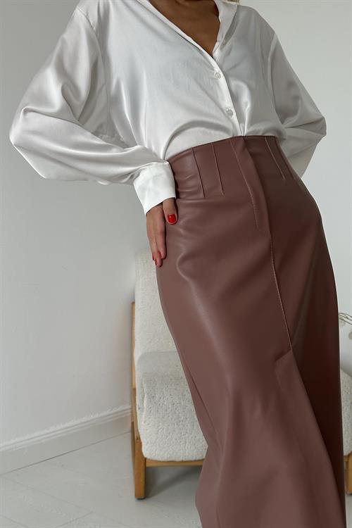 Wholesale Powder Leather Skirt with Front Slit