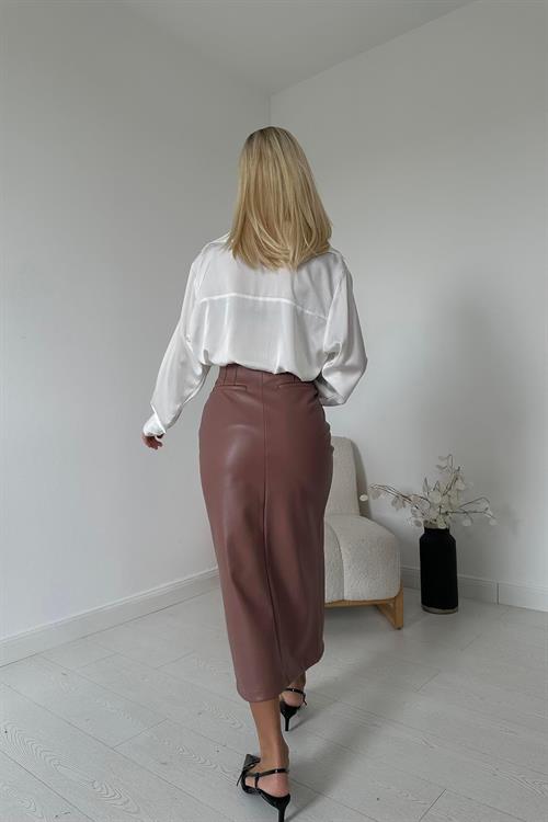 Wholesale Powder Leather Skirt with Front Slit