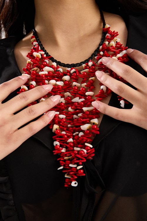 Red & White Cascading Shell Pendant Necklace