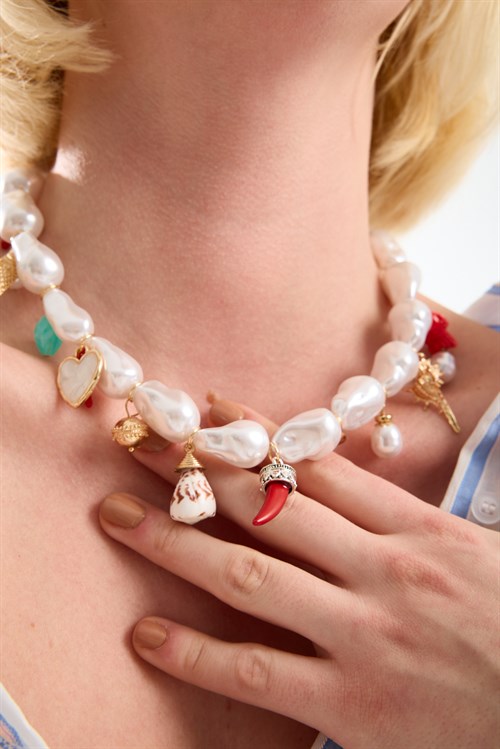 Seashell Charm Pearl Necklace