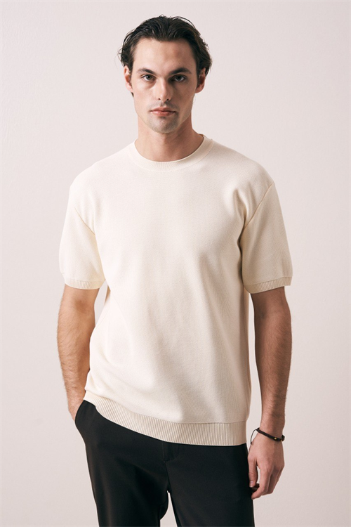 Wholesale Mens Beige Knit Crew-Neck T-Shirt
