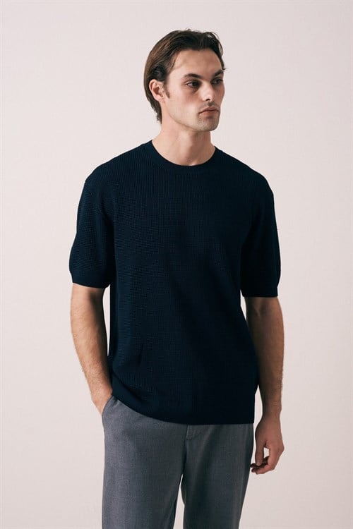 Wholesale Mens Navy Crew-Neck T-Shirt