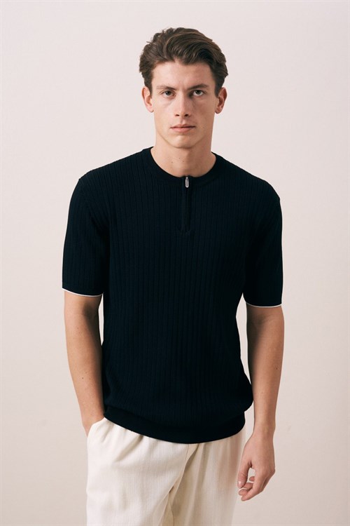 Wholesale Mens Black Crew-Neck T-Shirt