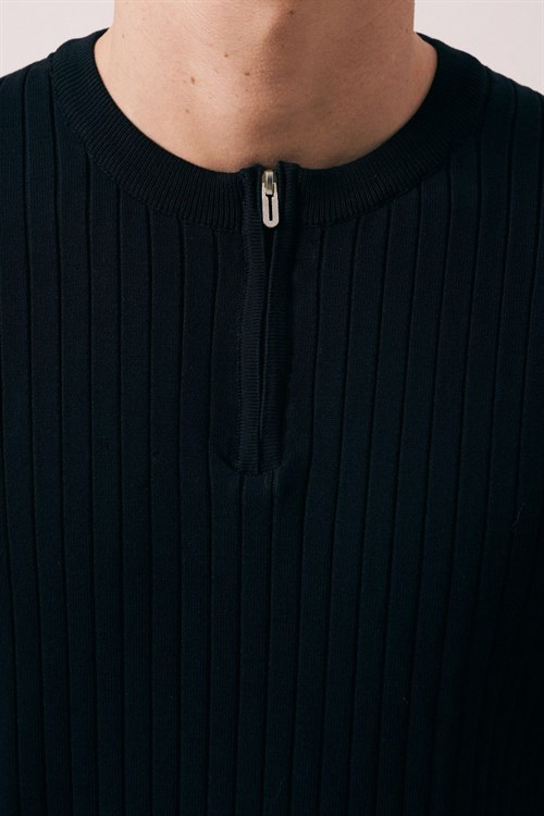 Wholesale Mens Black Crew-Neck T-Shirt