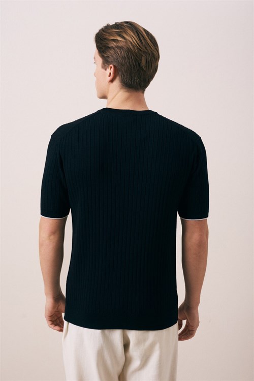 Wholesale Mens Black Crew-Neck T-Shirt
