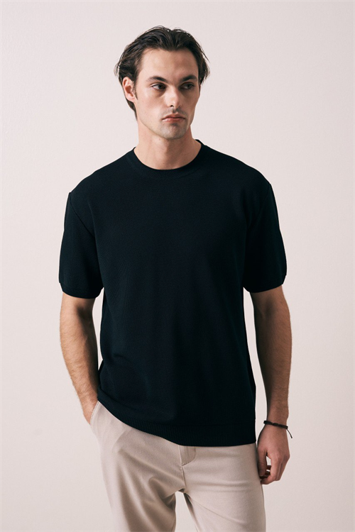Wholesale Mens Black Knit Crew-Neck T-Shirt