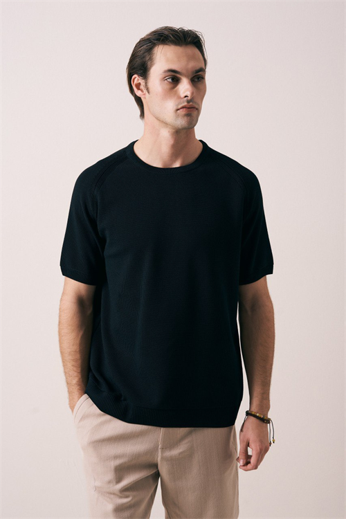 Wholesale Mens Black Knit Crew-Neck T-Shirt