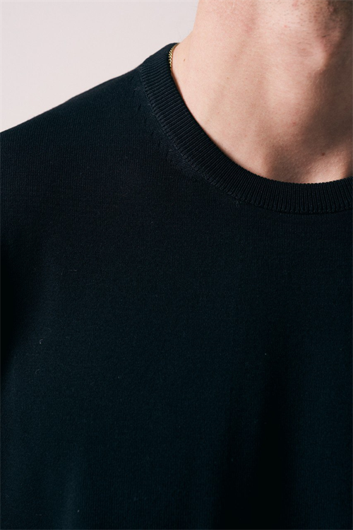 Wholesale Mens Black Knit Crew-Neck T-Shirt