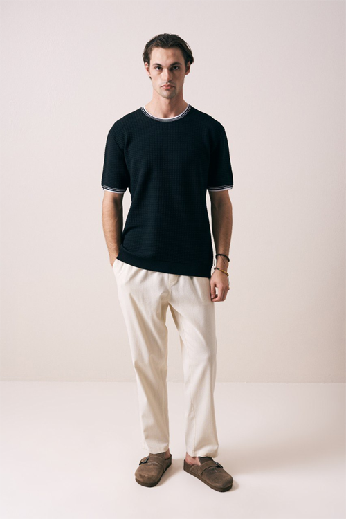 Wholesale Mens Black Knit Crew-Neck T-Shirt