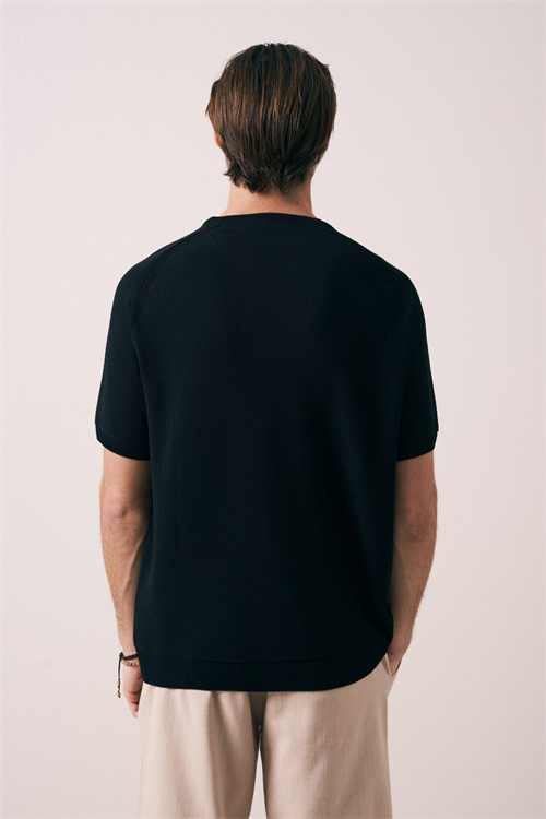 Wholesale Mens Black Knit Crew-Neck T-Shirt