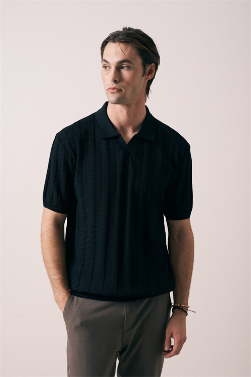 Wholesale Mens Black Knit Crew-Neck T-Shirt