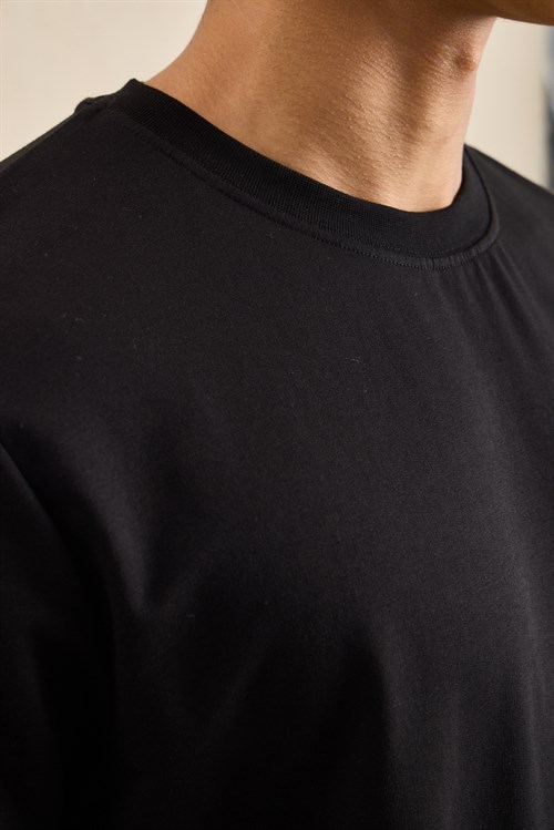 Wholesale Mens Black Regular Fit Basic Crew-Neck T-Shirt