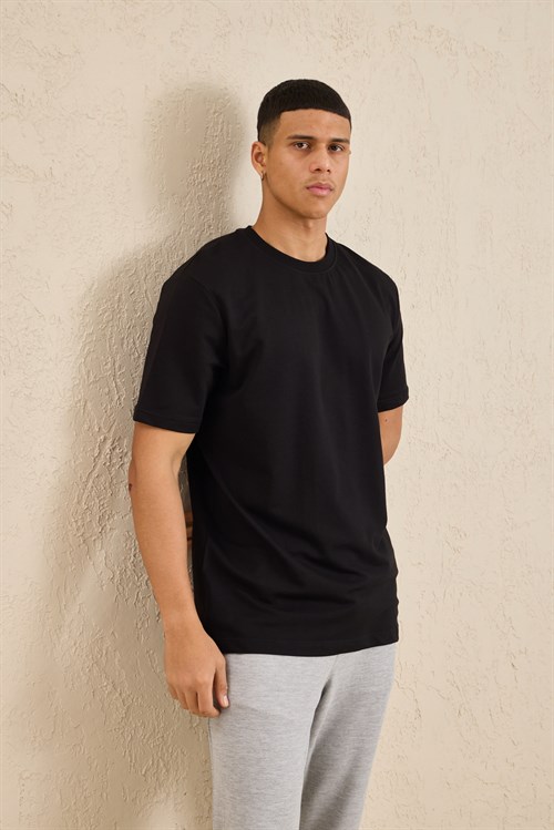 Wholesale Mens Black Regular Fit Basic Crew-Neck T-Shirt