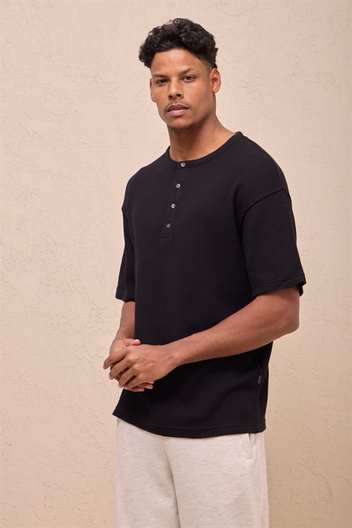 Wholesale Mens Black Regular Fit Waffle Knit Henley T-Shirt