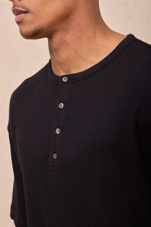 Wholesale Mens Black Regular Fit Waffle Knit Henley T-Shirt