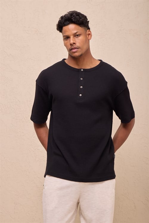 Wholesale Mens Black Regular Fit Waffle Knit Henley T-Shirt