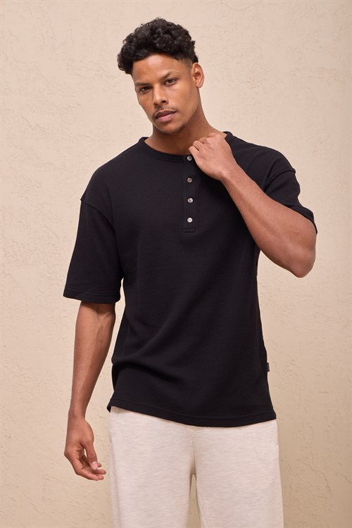 Wholesale Mens Black Regular Fit Waffle Knit Henley T-Shirt