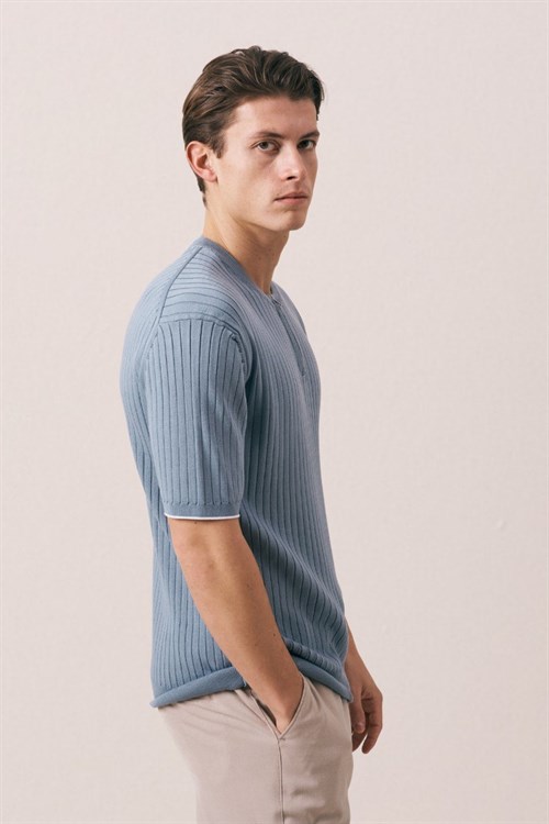 Wholesale Mens Blue Crew-Neck T-Shirt