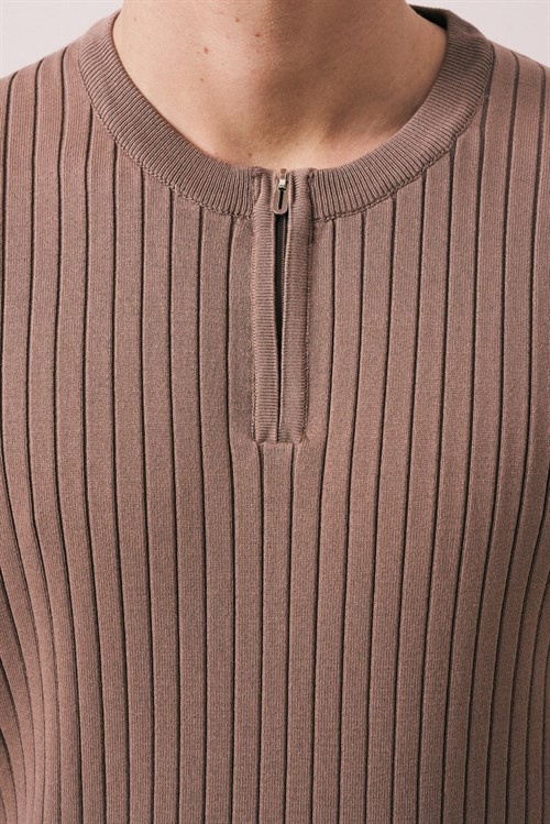 Wholesale Mens Brown Crew-Neck T-Shirt