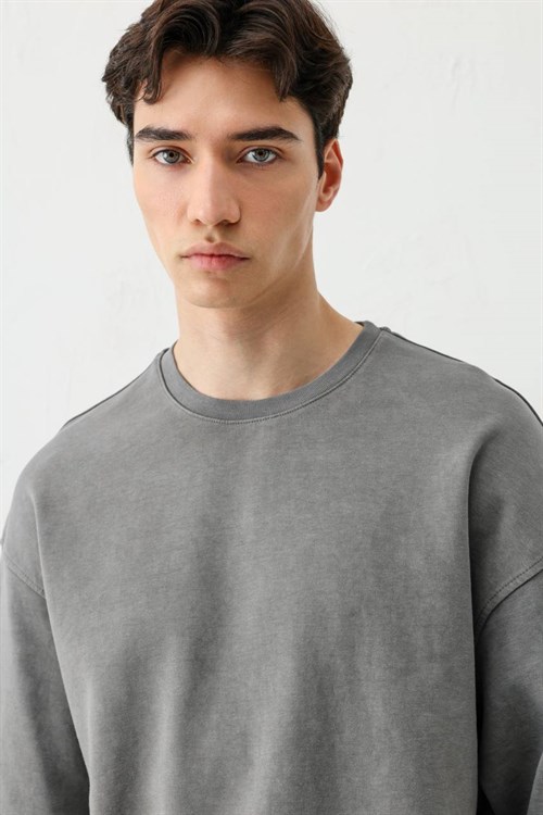 Wholesale Mens Gray T-Shirt and Pants Set