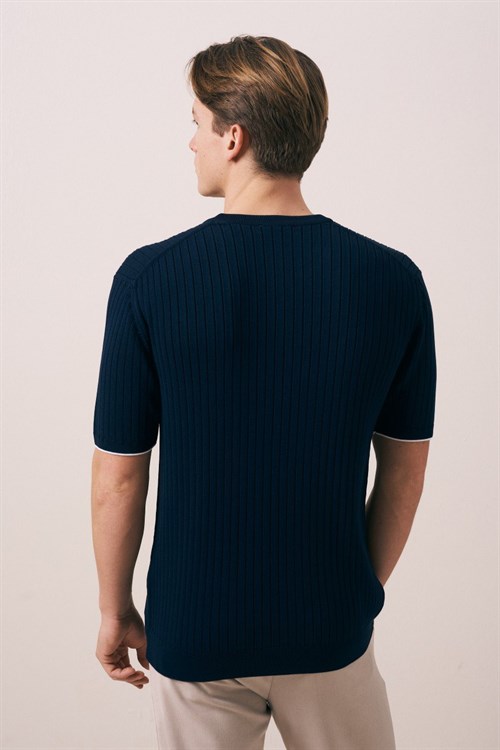 Wholesale Mens Navy Crew-Neck T-Shirt