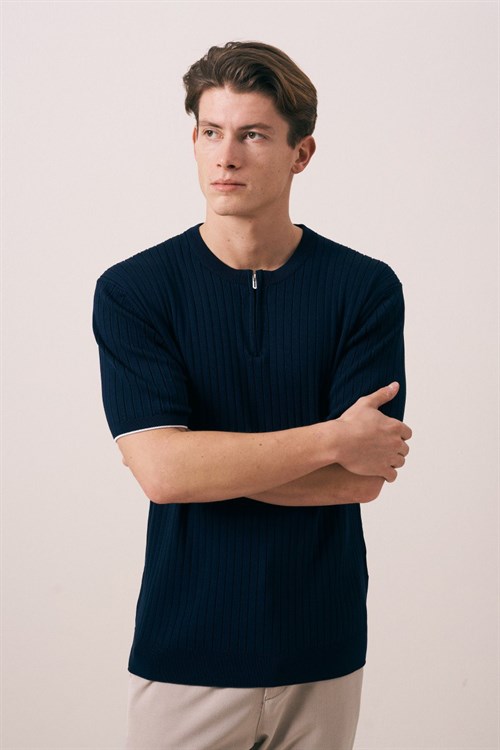 Wholesale Mens Navy Crew-Neck T-Shirt