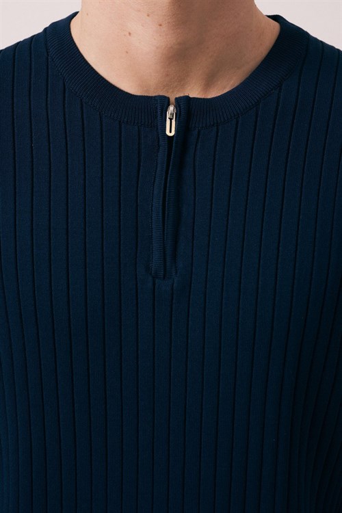 Wholesale Mens Navy Crew-Neck T-Shirt
