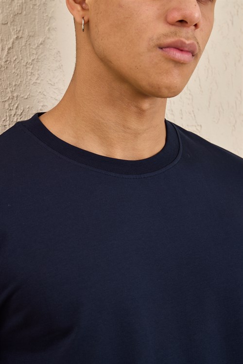 Wholesale Mens Navy Regular Fit Basic Crew-Neck T-Shirt
