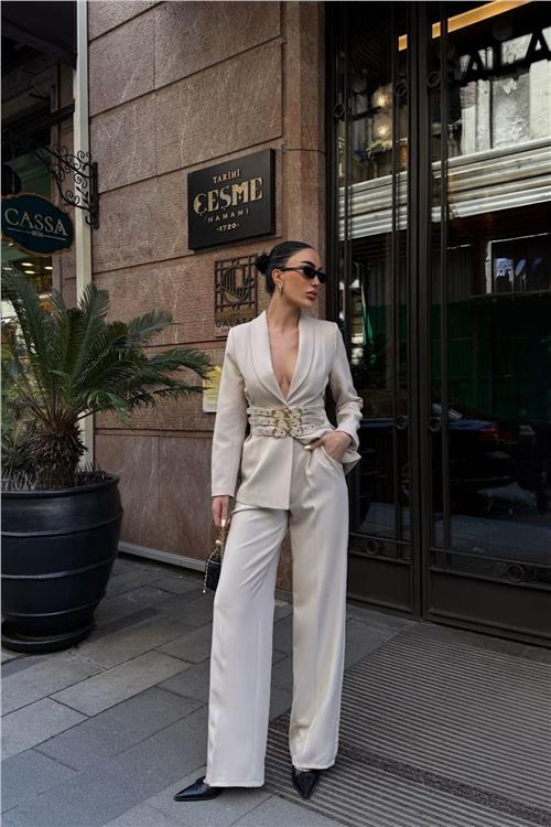 Wholesale Women Light Beige Two Piece Suit Blazer and Pants Set 737350