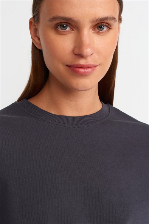 Wholesale Womens Anthracite Crew-Neck Basic T-Shirt