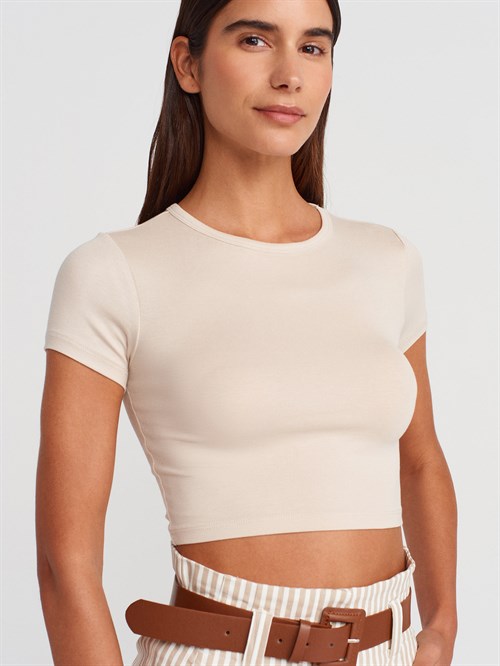 Wholesale Womens Beige Crop T-Shirt