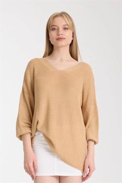 Wholesale Womens Beige Relaxed-Fit Mercerized Knit Sweater with Front and Back V-Neck