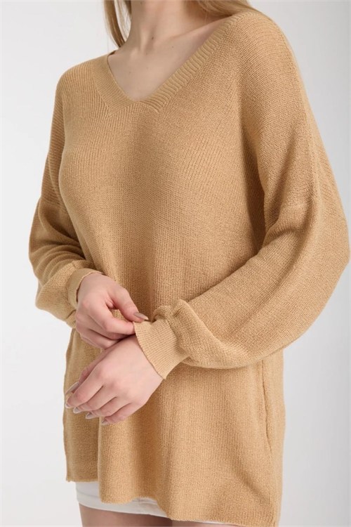 Wholesale Womens Beige Relaxed-Fit Mercerized Knit Sweater with Front and Back V-Neck
