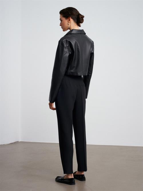 Wholesale Womens Black Button Detailed Pleated Trousers