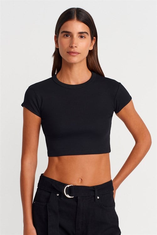 Wholesale Womens Black Crew-Neck Crop T-shirt