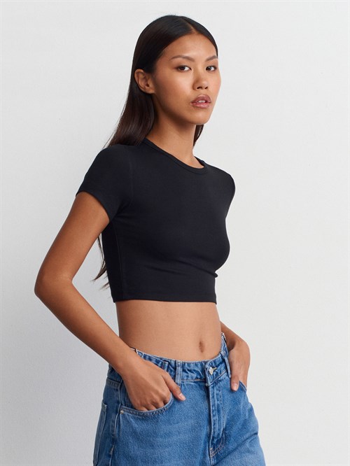 Wholesale Womens Black Crop T-Shirt