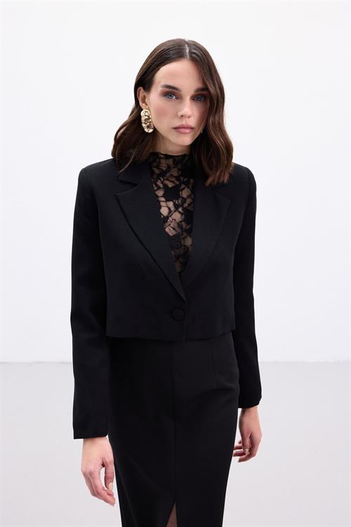 Wholesale Womens Black Cropped Blazer with Notched Collar