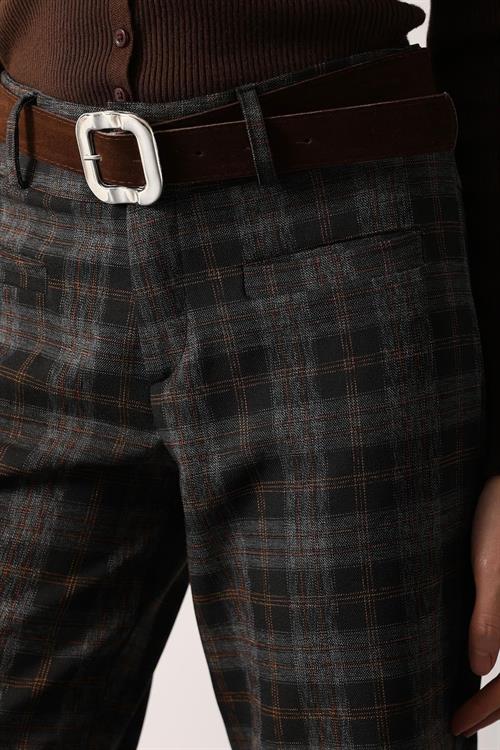 Wholesale Womens Black Plaid Trousers with Belt