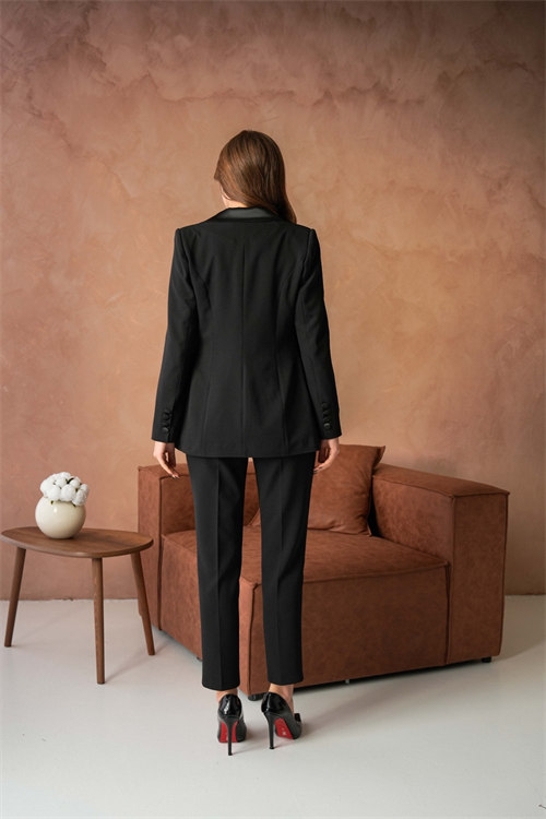 Wholesale Womens Black Plus Size Three-Piece Suit 