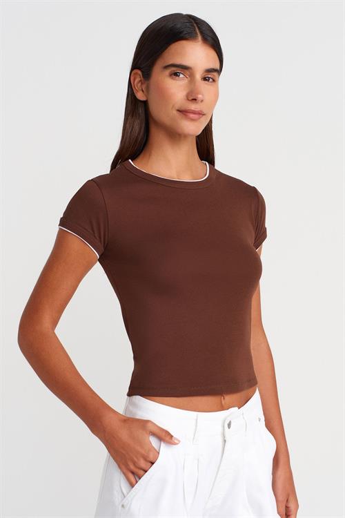 Wholesale Womens Brown Crew-Neck T-Shirt with Contrast Trim