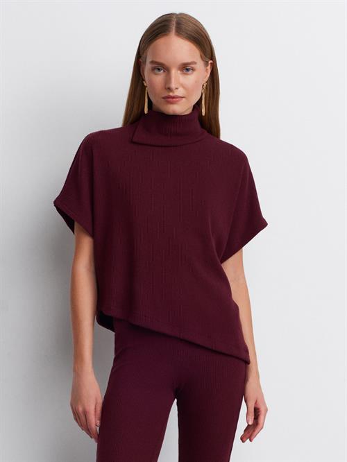 Wholesale Womens Burgundy Asymmetrical Cut Turtleneck Sweater