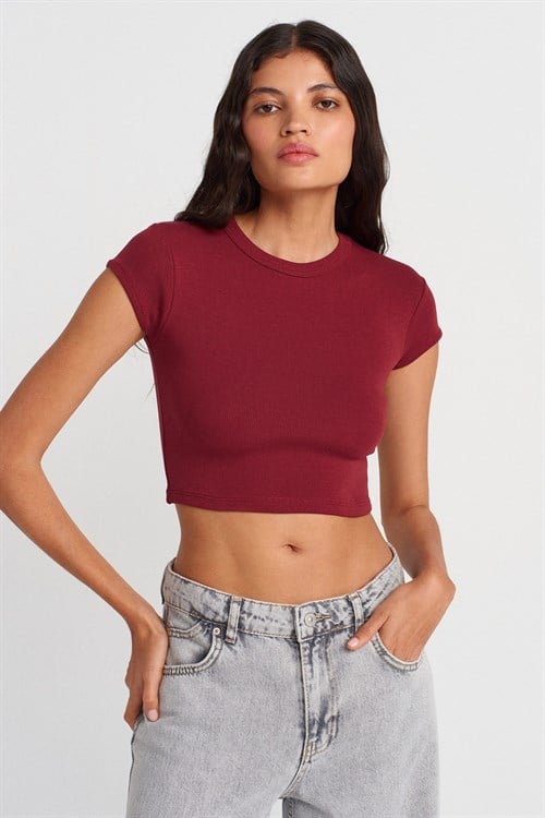 Wholesale Womens Burgundy Crew-Neck Crop T-shirt