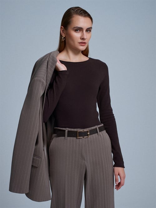 Wholesale Womens Dark Brown Cashmere Lightweight Knit Boat-Neck Sweater