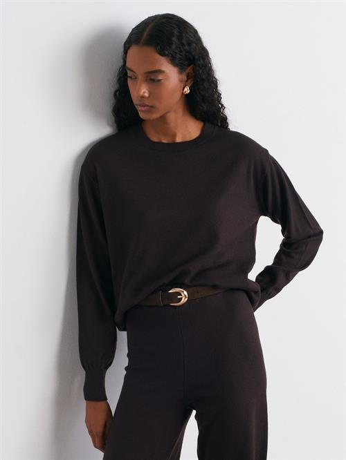 Wholesale Womens Dark Brown Crew-Neck Woolen Basic Knit Sweater