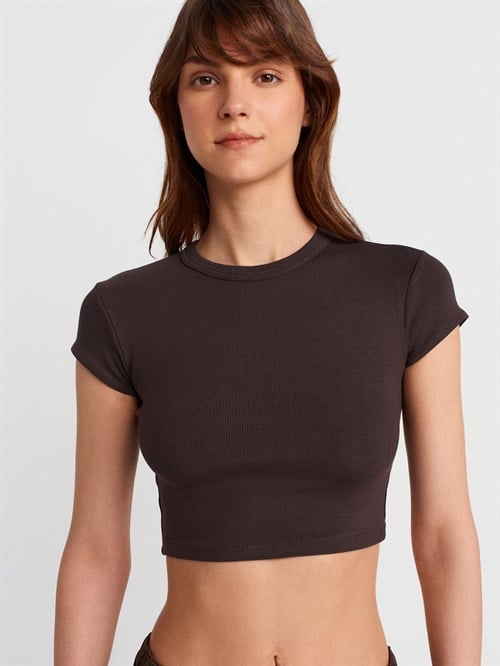 Wholesale Womens Dark Brown Crew-Neck Crop T-shirt