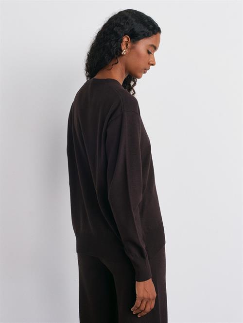 Wholesale Womens Dark Brown Crew-Neck Woolen Basic Knit Sweater