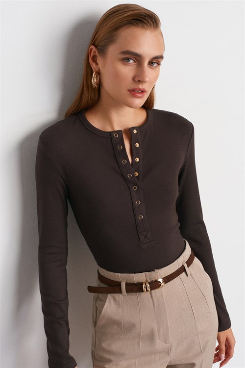 Wholesale Womens Dark Brown Long-Sleeve Top with Snap-Up Half Placket