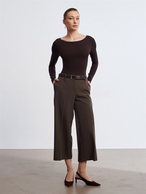 Wholesale Womens Dark Brown Scoop-Neck Bodysuit